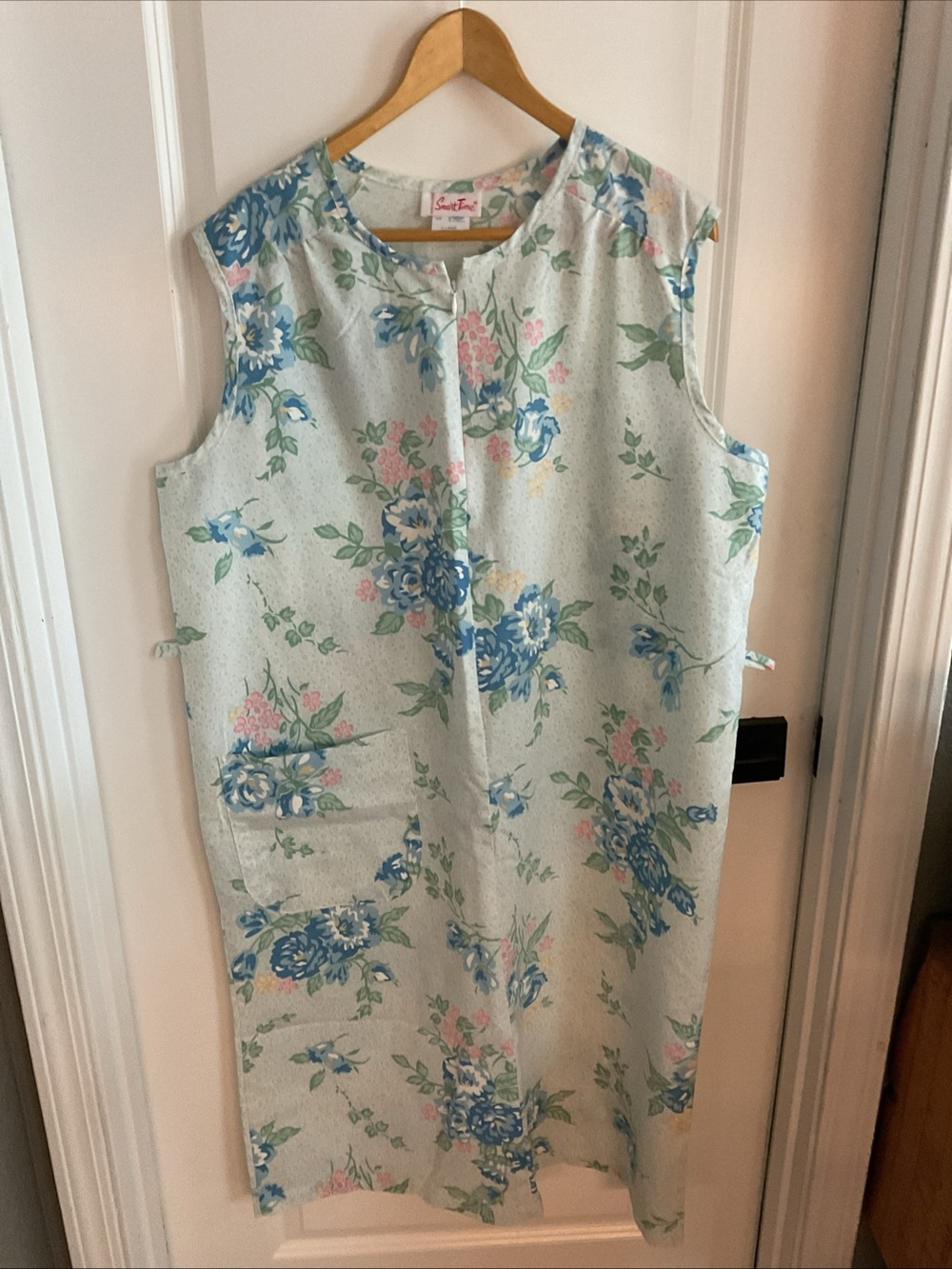 Smart Time - Sleeveless Full Zip Floral Robe - Light Blue & Pink - Ladies Sz XL